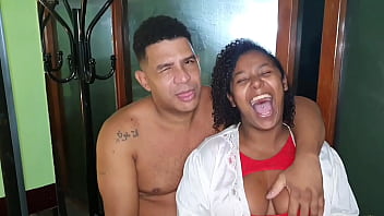 Preview 1 of Jizz Boom Fat Xxx - primeira vez com leo ogro uma amiga que adora ser chupada para receber leite todo