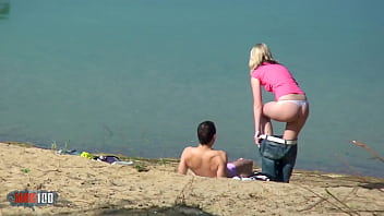 Preview 1 of Big Balck Dickfuck Gril Pak - Spied having sex at the beach