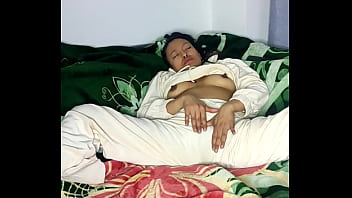 Preview 2 of Suited Daddy And Son - BLUE AMATEUR STARTS HIS DAY WITH A GOOD SQUIRT HERE ON XVIDEOS 2024