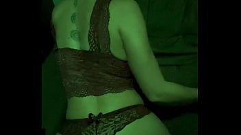 Preview 2 of Porncaleas - Filmei minha vizinha sentando na piroca