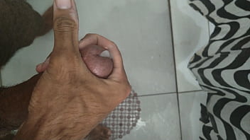 Preview 3 of Austin Gray - Gozando bem gostoso no banho