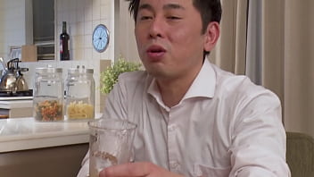 Preview 2 of Travesti 3gp - 美人で評判の婚約者がオレの父親とヤッていました - 菊川みつ葉 2