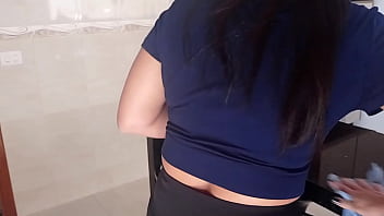 Preview 2 of Hot Saxcy Vidio - Comi a faxineira gostosa que minha mulher contratou para limpar nossa casa - Completo no RED