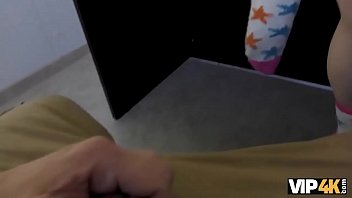 Preview 2 of Ultah Teen Xxx - VIP4K. Agent Horny demande jolie client pour satisfaire ses besoins sales