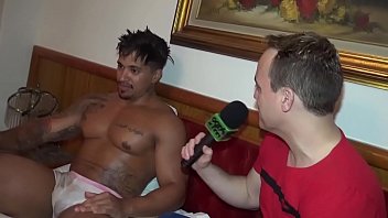 Preview 2 of Free Olgun Hidden - Tonny Vinny,  o rei da ousadia,  sem censura na TVPapoMix - Parte 1 - WhatsApp do PapoMix (11)94779-1519