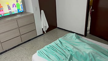 Preview 1 of Turman Seri - Mi hermanastra me despierta con una rica mamada. PRIMERA PARTE.