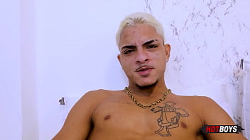 Preview 1 of Dildo Big Asse - Fodendo o c&uacute_ do meu parceiro do futebol