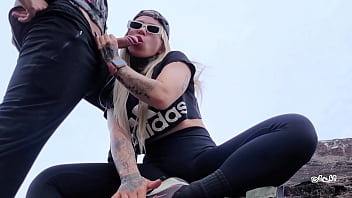 Preview 2 of Rasiane - Meia-irm&atilde_ de f&eacute_rias levo a Praia para Chupar meu Pau