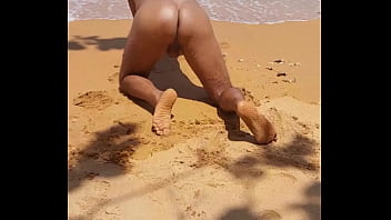 Preview 2 of Ofc Boy - Ladysilva pelada na praia bunda gostosa de marquinha