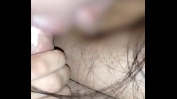 Preview 2 of Sleep Drunk Rapped - Bruna Silva Hotwife no cl&aacute_ssico dando no pelo e recebendo porra na buceta dentro do carro corno filmando