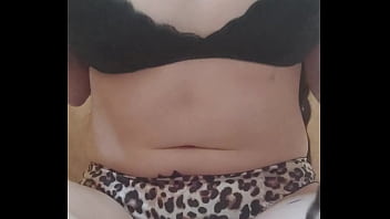 Preview 1 of Miya Khalifa Beeg Com - Putita se desnuda y se masturba rico