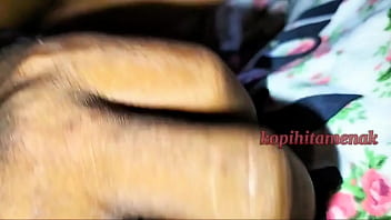 Preview 2 of Anemal Sexe - Bokep Indo Viral Crot di Payudara Ponakan