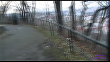 Preview 4 of Hot Bbw Fuck Son - Due amiche aspettano l&#039_autobus e una delle due accetta dei soldi per scopare nel bosco