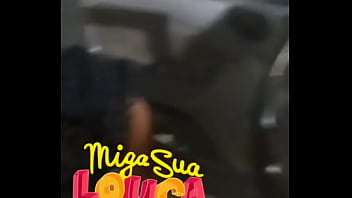 Preview 2 of Real Porn Black People - Novinha Mijando na Rua