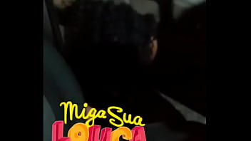 Preview 1 of Real Porn Black People - Novinha Mijando na Rua