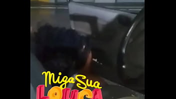Preview 4 of Real Porn Black People - Novinha Mijando na Rua