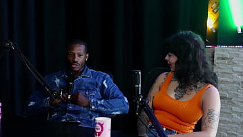 Preview 3 of Beeg Puli - Teve fetiches estranhos que pediam para ela,  gosta de ver mulheres se pegando,  ela teve apoio da fam&iacute_lia,  mas ele... - My Hell Williams &amp_ Hyoran Carvalho (SHEER/RED)