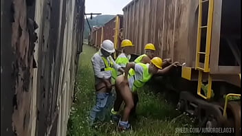 Preview 4 of Tfuekeprk - Trabalhadores da linha f&eacute_rrea da nova empreiteira fazendo sexo entre si na hora de almo&ccedil_o. - FULL SHEER / RED