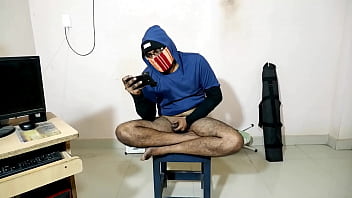 Preview 1 of Xxx Videos 19sal Ki Ladki Com - Hard dick man watching porn in mobile