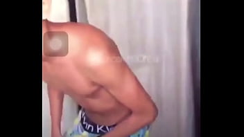 Preview 3 of 4k Xxx Sexcom - Cremosinho mostrando a rola sem querer