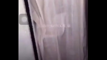 Preview 4 of 4k Xxx Sexcom - Cremosinho mostrando a rola sem querer
