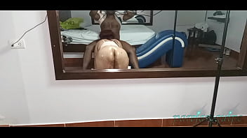 Preview 1 of Show Your Strength - Prima Infiel me cito en un motel para que le rompiera el culo y lo llenar&aacute_ de leche