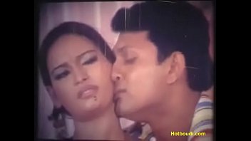 Preview 1 of New Zealands Babe First Time - Bangladeshi movie  masala songs nodi