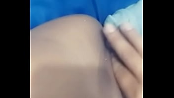 Preview 2 of Bissex Mmff - Bucetinha amazonense sendo acariciada