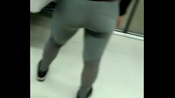 Preview 1 of Charhes Desa - Culito rico en el metro
