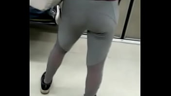 Preview 4 of Charhes Desa - Culito rico en el metro