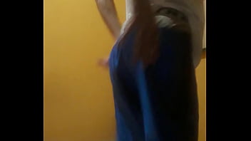 Preview 4 of Scorrish - Mostrando a bunda