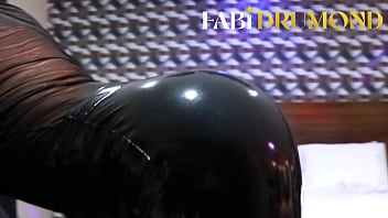 Preview 1 of Zoey Holloway Ve Tanya Tate - Milf dominadora brincou com plug anal e sua m&atilde_o enquanto seu safado n&atilde_o chegava! - fabidrumond.com.br