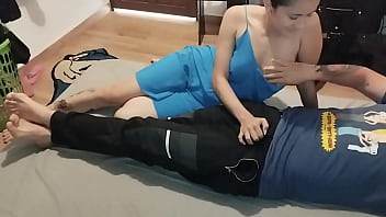 Preview 1 of Homemade Gay Cum Swallow - Chica colombiana prueba y cabalga la gran polla de uno de sus clientes