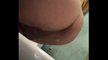 Preview 2 of Kuxurious - Botando semen por el ano