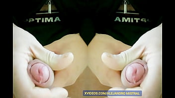 Preview 3 of Madison Ivy Boxing Ring - Video gay Aficionado se excita y se saca la verga del calz&oacute_n Alejandro Mistral