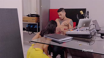 Preview 2 of Sex With Many Japanese - EU FODI COM O RADIALISTA QUE TRABALHA COMIGO MAS ESQUECI QUE EST&Aacute_VAMOS NO AR E AO VIVO - LINA NAKAMURA E ATLAS