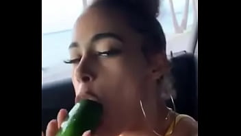 Preview 4 of Small Smokes Porn - Essa &eacute_ gulosa