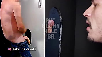 Preview 1 of Indonrsian Srx - Hetero maduro do pau uncut veio aliviar ap&oacute_s o trabalho no GH... Que gozada maravilhosa!!! (COMPLETO NO RED)
