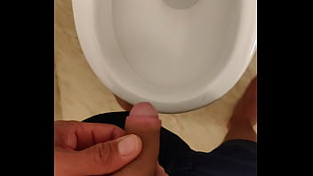 Preview 1 of Romentic Sexveido - Peeing