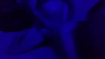 Preview 1 of Fucking My Young Petite Sister - Cojiendo rico en el cuarto azul