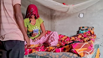 Preview 1 of Indian Six Vodes - Desi Indian webseries Mami ki chut aur bhanje ka lund mami se bhanje ko phone kiya aur bulaya big dik land se chudai