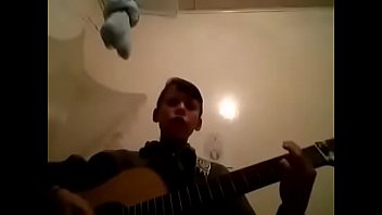 Preview 2 of Girl And Horh - MENINO CHEIO DE TES&Atilde_O CANTA MUSICA PARA SUA MORENA