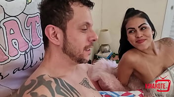 Preview 2 of Wwwxxx Video Small - Entrei no quarto e fui logo colocando as safadas pra se beijar e depois pra me mamar gostoso