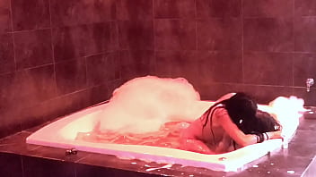 Preview 3 of Sunny Leone Group Sex In Hd - Me Encanta como Te Rebotan Las Tetas En El Jacuzzi  Te Me Subiste,  Y Terminaste Montada En Mi Verga Gimiendo