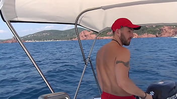 Preview 1 of Horny Military - Lifeguard,  jeunes sauveteurs d&eacute_lur&eacute_s sous la houlette d&#039_un chef daddy baise un jeune triton