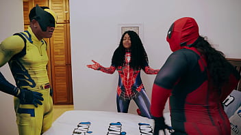Preview 1 of Drinking 500 Loads Of Cum - Deadpool,  Wolverine e Mulher Aranha - Sem pregas para voltar para casa