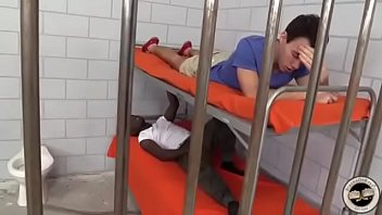 Preview 1 of Zajreen Khan - Negro y blanco en prision
