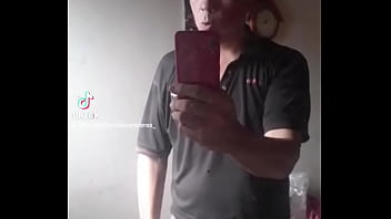 Preview 1 of Solo Chubby Shemale - Marcandose la verga en el pantalon