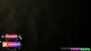 Preview 1 of Sandy Stunning - Maior B.O. na praia! Na caminhada noturna cruzo uma deliciosa que decide ficar pelada e se exibir. Pra evitar os h&oacute_mi chamei pra ficar pelada l&aacute_ em casa