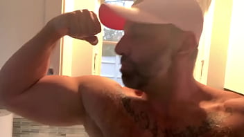 Preview 1 of Slave Trainning - Flexing smoke